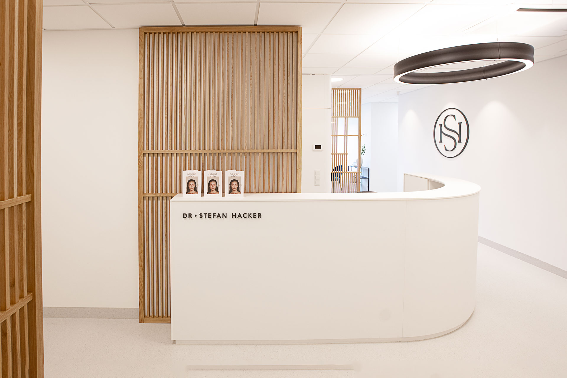 Ordination_Dr_Hacker_10A8185